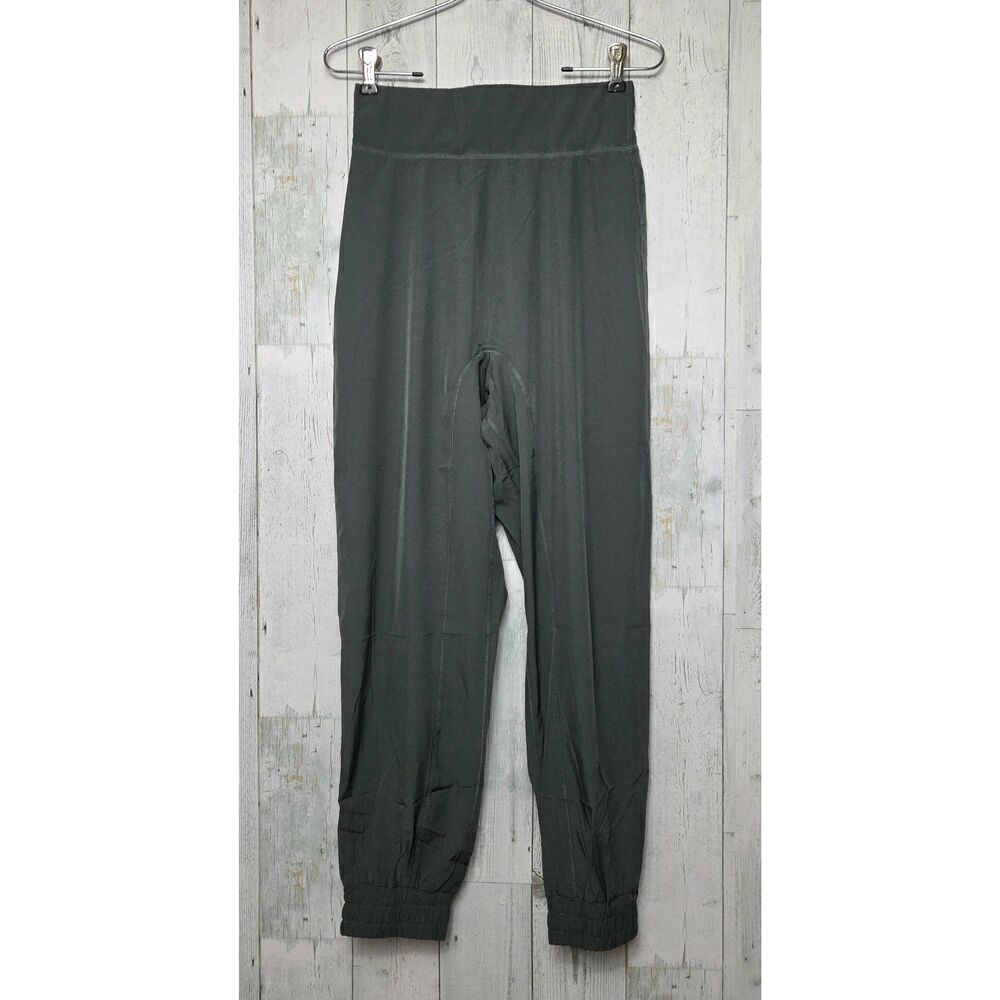 Halara Grey Gray Lightweight Joggers Sz. Sm. NWT FLAWED